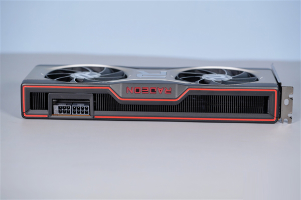 AMD RX 6700 XT显卡长什么样子