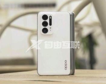 OPPO Find N2屏幕曝光 将配备5.54英寸折叠外屏 能单手操作插图1