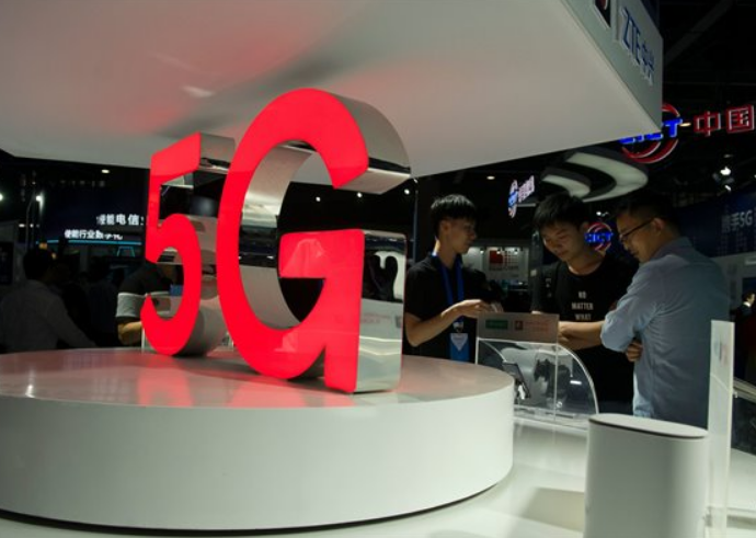 5G/可折叠/打孔屏可能成为2019年智能手机流行趋势