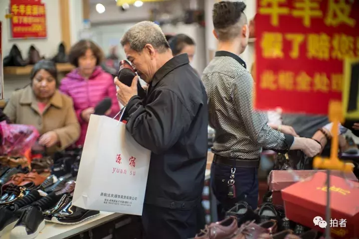 衣服10元3件，比双11还便宜！“动批”天和白马市场的最后交易战