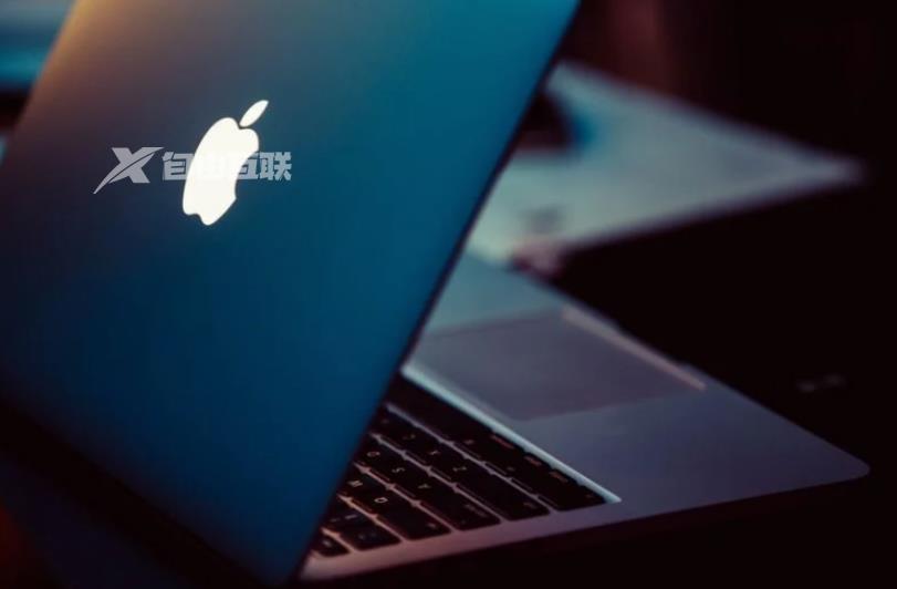 苹果申请新专利：MacBook 发光显示不同颜色的Logo 回归插图1