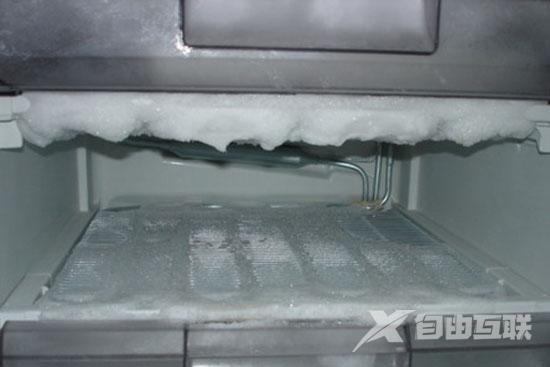 美凌冰箱冷藏室里冻冰怎么办（冰箱冷藏室结冰最简单的解决方法）(5)