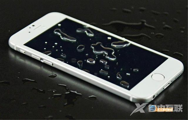 苹果手机进水怎么处理（苹果手机进水有几种维修方法）(1)