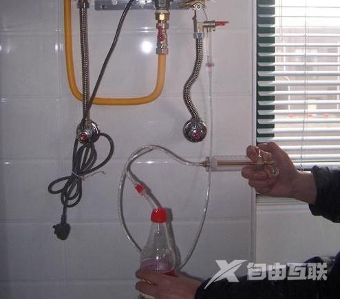 热水器如何自己清洗（清洗电热水器水垢最简单方法）(8)