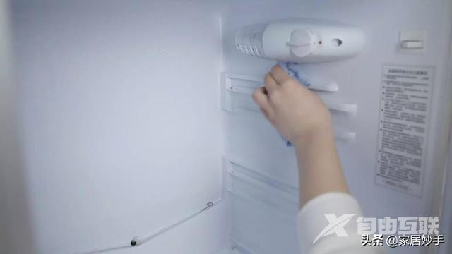 如何清洗冰箱（冰箱清洁实用小诀窍）(1)