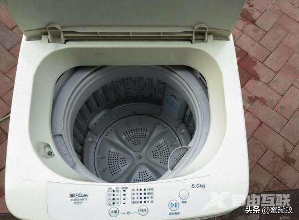 洗衣机甩干声音大是什么原因（洗衣机脱水时声音大处理方法）(1)