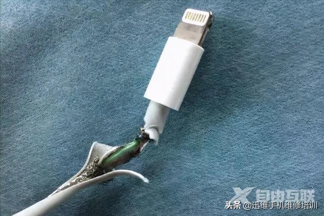 苹果手机充不上电怎么解决（解决iphone电池无法充电的方法）(3)