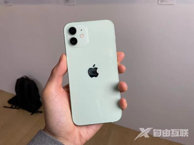 苹果13跟12的区别哪个更值得入手（现在买iphone12好还是iphone13）(1)