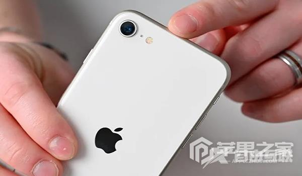 iPhone SE3玩原神卡不卡