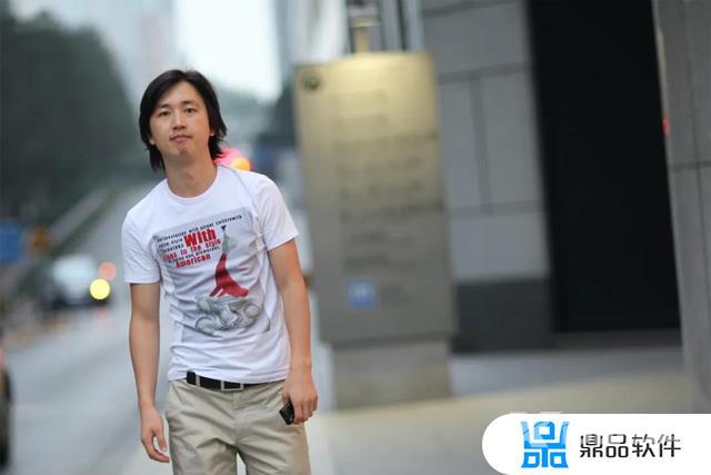 第一个下载抖音的人是谁(第一个下载抖音的人是谁他刷抖音时在看什么)