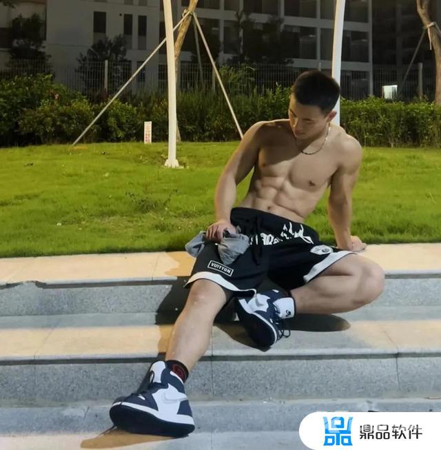 大男孩完美的身材什么歌抖音(大男孩完美的身材什么歌)