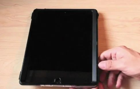 取下iPad外壳 