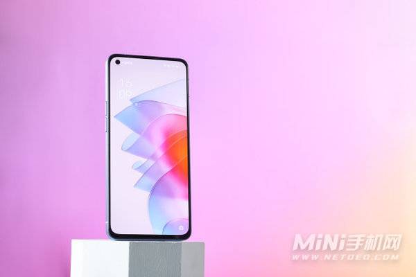 OPPOReno7新年版和OPPOReno7区别是什么-参数对比-性能分析