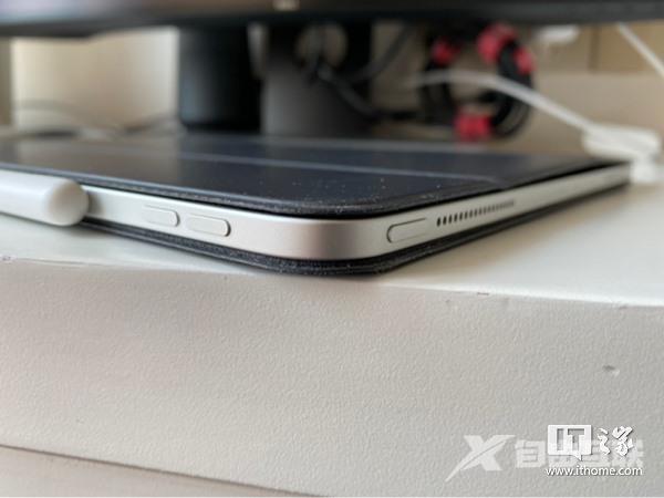 [经验] 苹果 iPad Pro 2020 款妙控键盘国行开箱：重量首曝