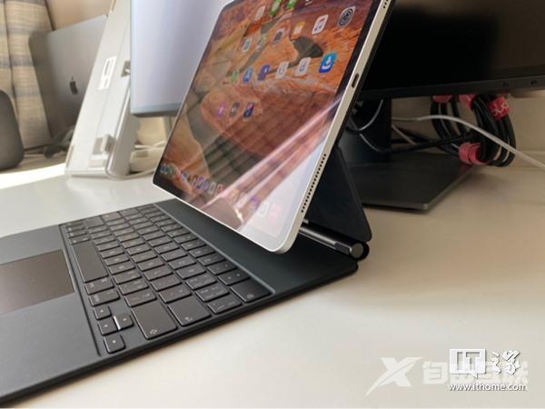 [经验] 苹果 iPad Pro 2020 款妙控键盘国行开箱：重量首曝