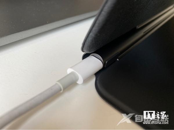 [经验] 苹果 iPad Pro 2020 款妙控键盘国行开箱：重量首曝