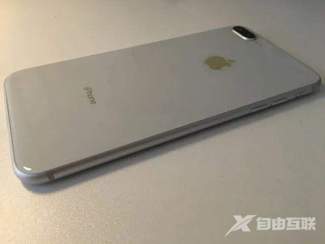 还有多少人在用iPhone8P？你觉得这款苹果手机能再战几年？