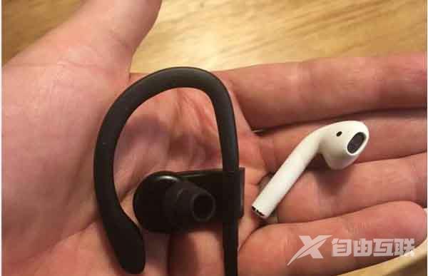 苹果AirPods对比Powerbeats3耳机有什么区别?