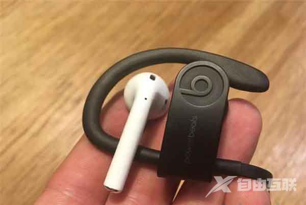 苹果AirPods对比Powerbeats3耳机有什么区别?